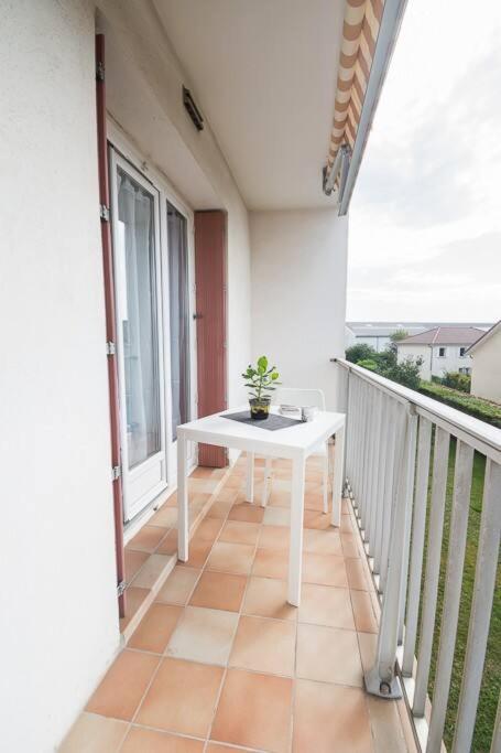 Le Coquet - Balcon - Proche Gare - Parking Apartment Bourg-en-Bresse Exterior photo